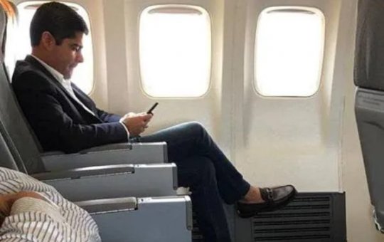 Avião com ACM Neto perde altitude após problema técnico e assusta passageiros na Bahia
