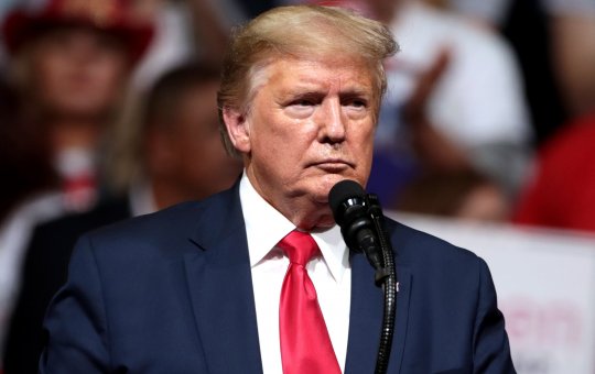 Trump é vaiado durante hino nacional em jogo da final da NBA em Nova York
