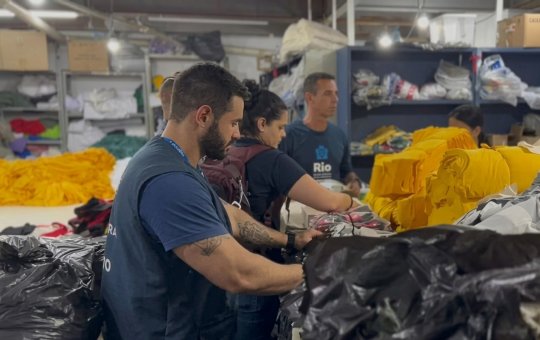 Receita Federal apreende quase um milhão de camisas de futebol falsas nos últimos três meses antes da Copa