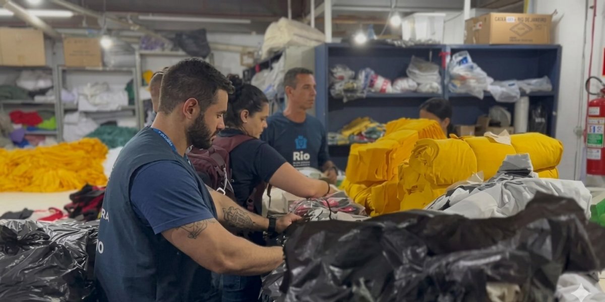 Receita Federal apreende quase um milhão de camisas de futebol falsas nos últimos três meses antes da Copa