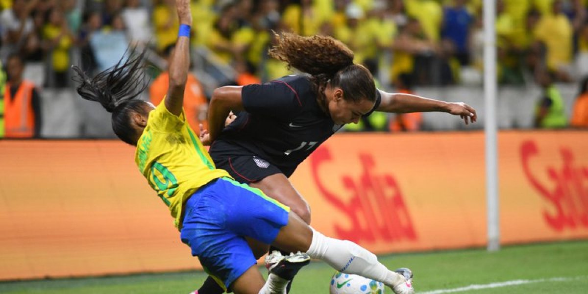 Brasil perde para os EUA diante de público recorde em jogo marcado por polêmicas de arbitragem