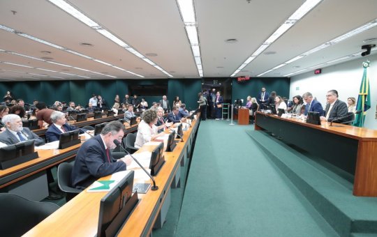CCJ da Câmara aprova PEC que reduz maioridade penal de 18 para 16 anos