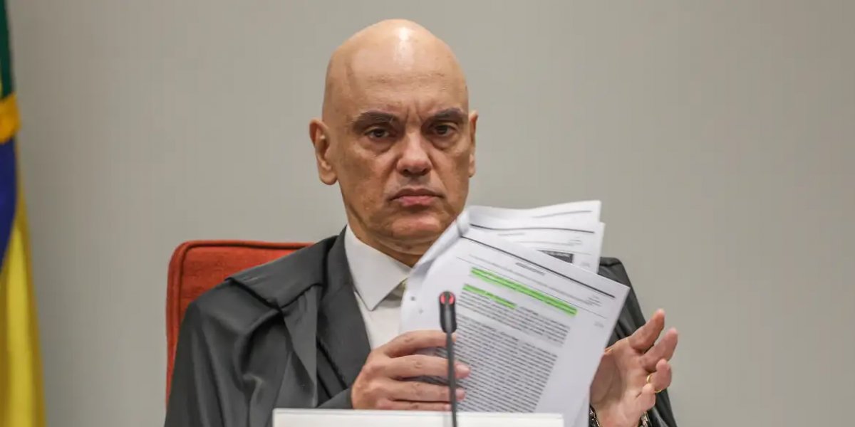 Alexandre de Moraes autoriza visita de familiares a Jair Bolsonaro durante prisão domiciliar
