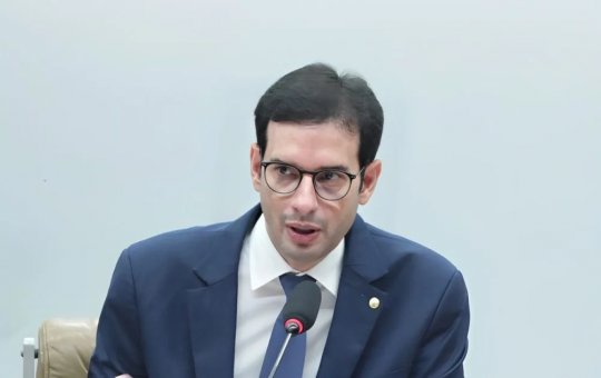 Leo Prates assume relatoria de projeto que reduz jornada de trabalho