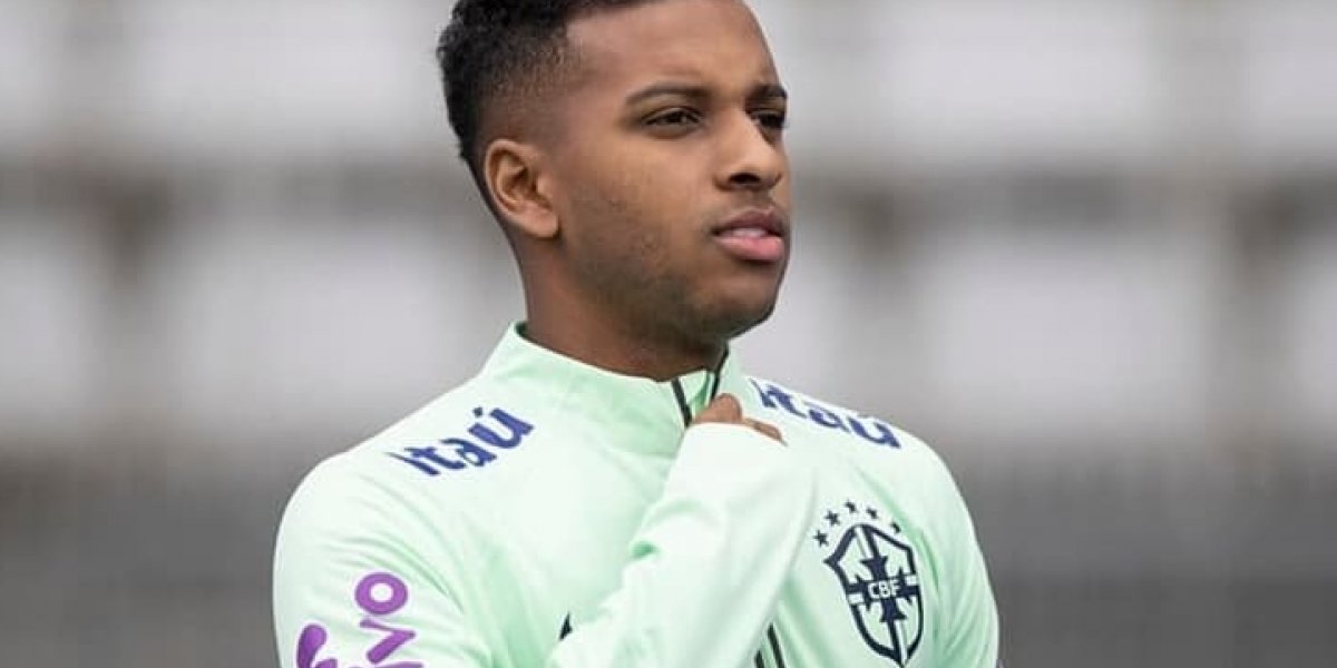 Rodrygo chega aos Estados Unidos para apoiar a Seleção após ficar fora da Copa por lesão