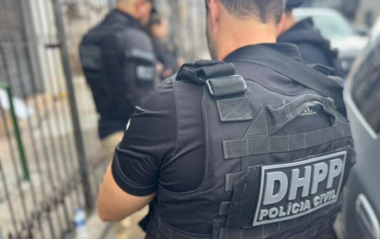 Homem é preso suspeito de matar vítima espancada após discussão por fumaça de fogueira em Salvador