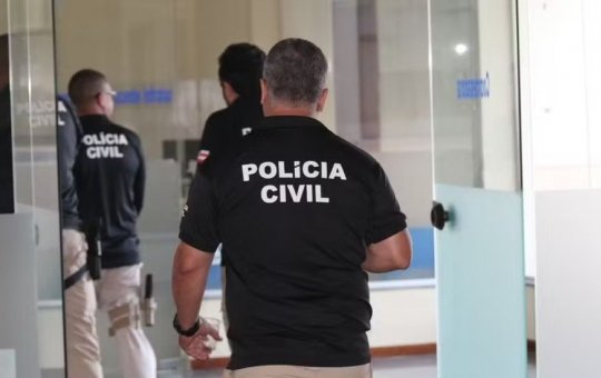 Homem é preso em flagrante suspeito de agredir e queimar enteado de 3 anos na Bahia
