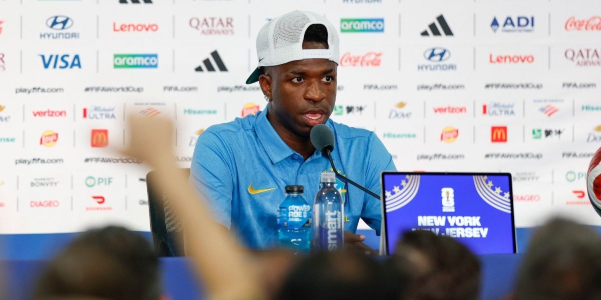 Vini Jr. se nega a responder pergunta em espanhol de repórter e afirma: “Estou com o Brasil”