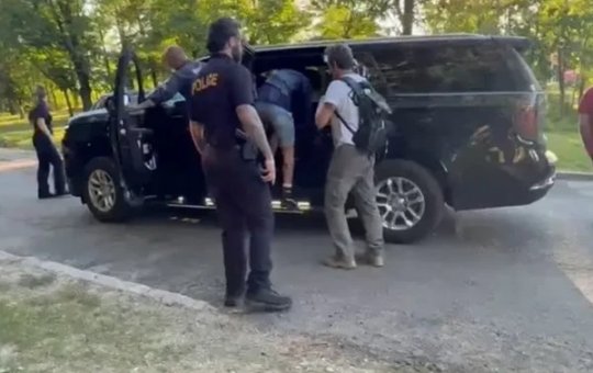 Diogo Defante é preso pela polícia dos Estados Unidos durante cobertura da Copa do Mundo