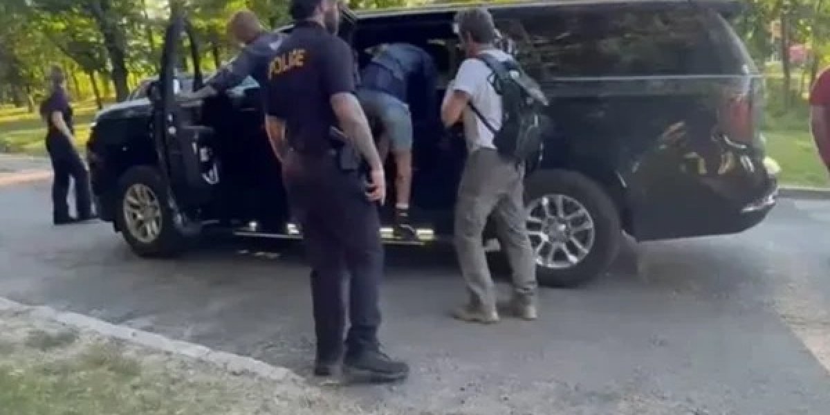 Diogo Defante é preso pela polícia dos Estados Unidos durante cobertura da Copa do Mundo
