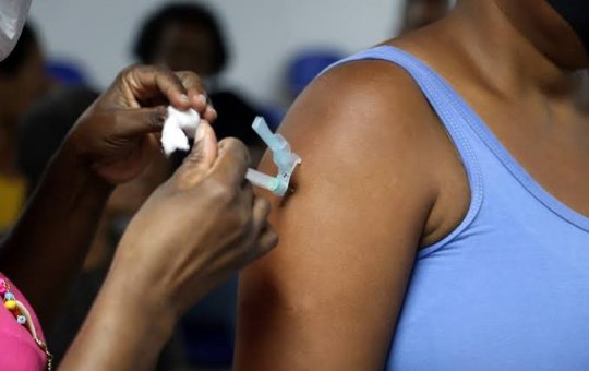 Salvador realiza operação especial de vacinação com horário estendido nesta terça