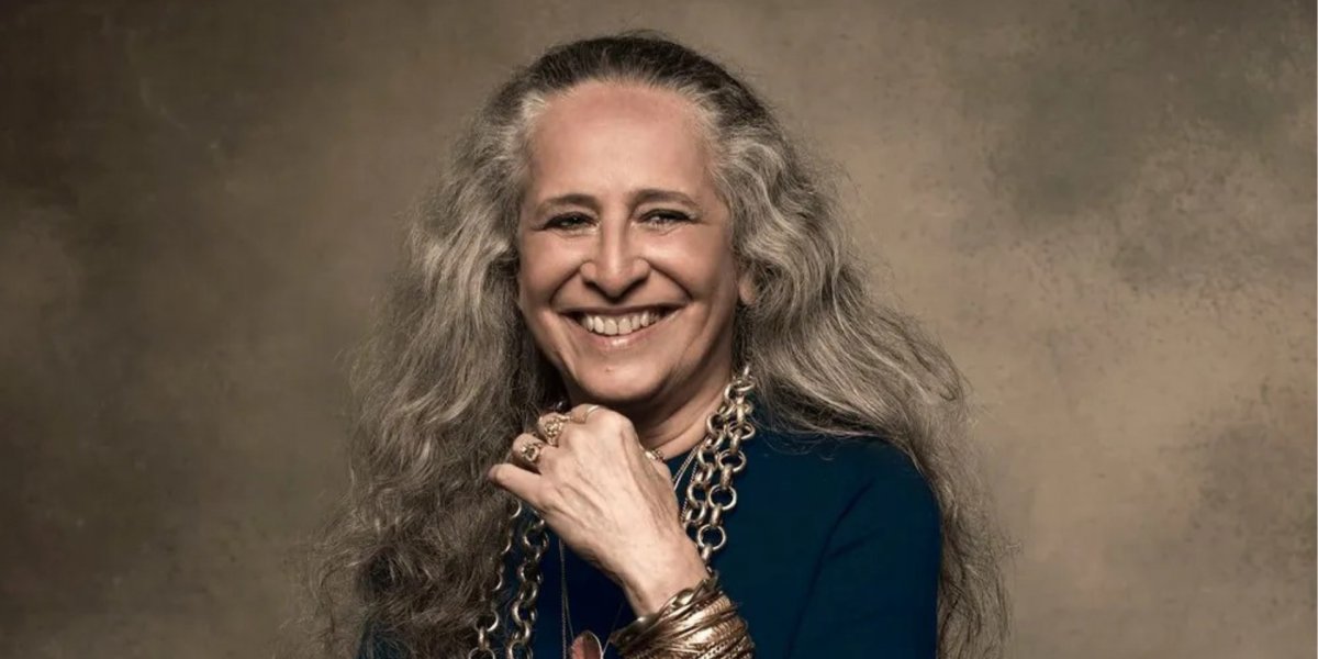 Maria Bethânia chega aos 80 anos como um dos maiores nomes da música brasileira