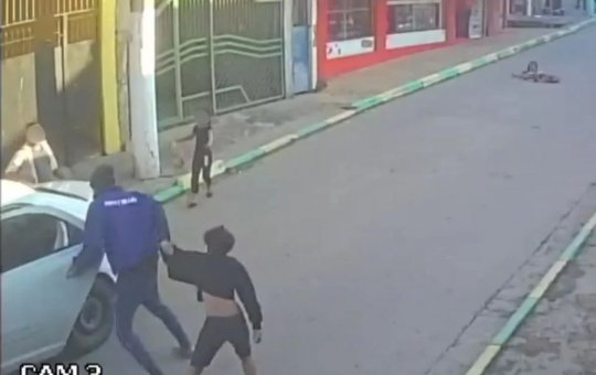 Câmera de segurança flagra tentativa de sequestro de criança em São Paulo