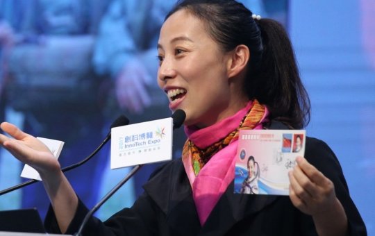 Wang Yaping é primeira astronauta chinesa a fazer caminhada espacial