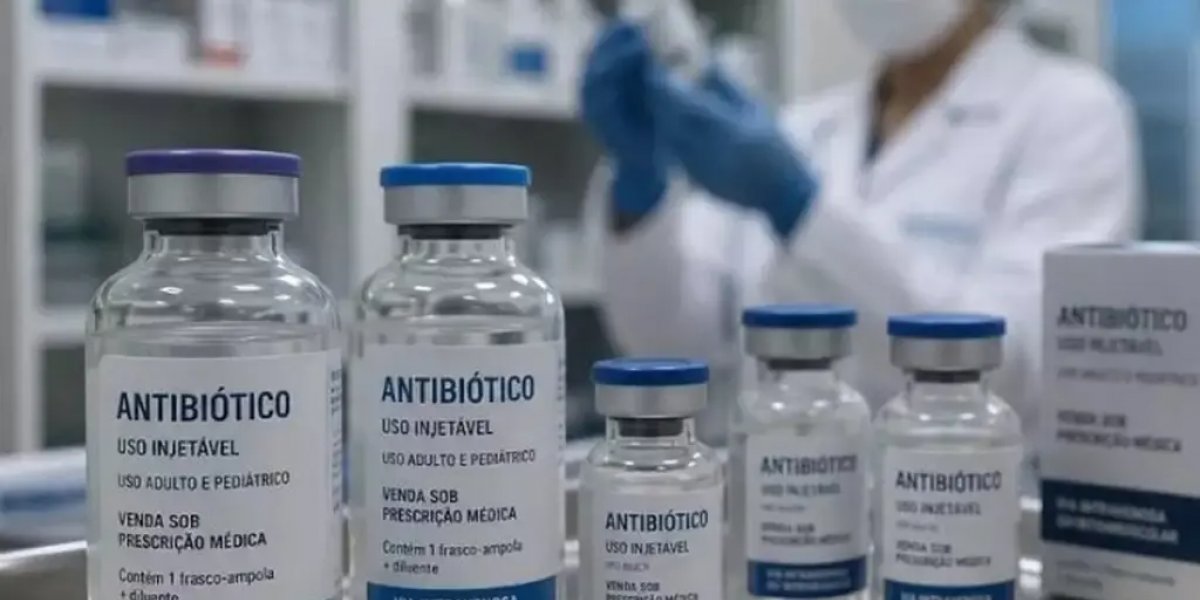 Anvisa determina recolhimento de antibiótico após identificação de vidro em frasco