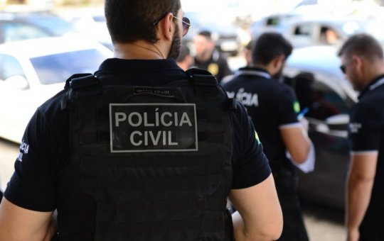 Mulher fica ferida após explosão de encomenda em estabelecimento comercial de Salvador