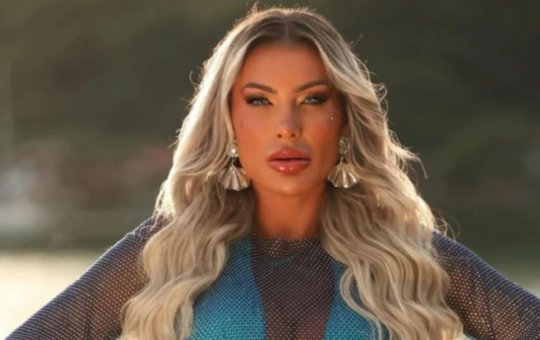 Andressa Urach fala sobre maternidade e estuda possibilidade de ter mais um filho