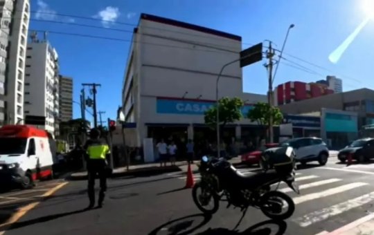 Motociclista morre após colisão com ônibus na Pituba