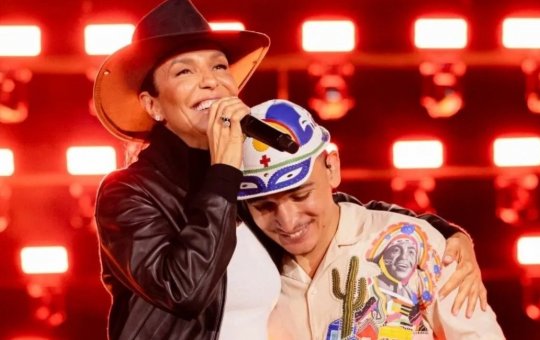 Ivete Sangalo faz participação surpresa em show de João Gomes no São João de Petrolina