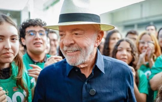 Lula diz que “o político honesto” não está nele e incentiva jovens a entrarem na política