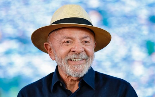 Lula diz que pede a Deus para que eleitores não escolham “uma raposa para tomar conta do galinheiro”