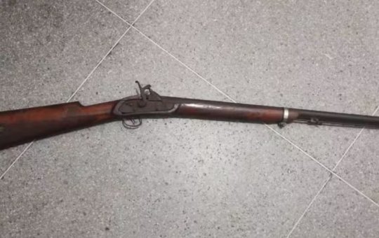 Menino de 12 anos é baleado acidentalmente após adolescente manusear espingarda no interior da Bahia
