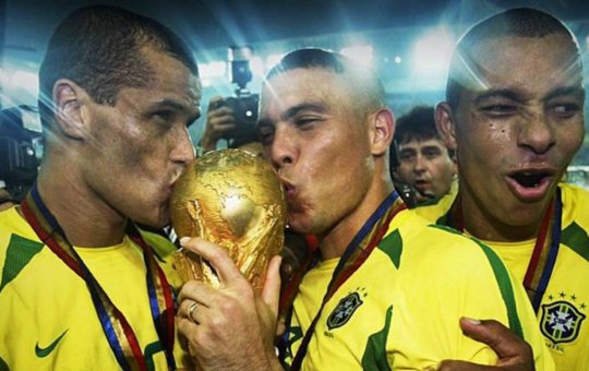 União e superação: Ronaldo relembra segredos do penta com a Seleção Brasileira