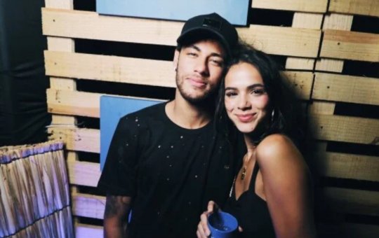 Bruna Marquezine relembra namoro com Neymar e diz: "Muito difícil"