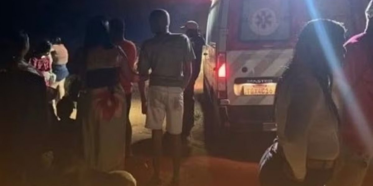 Mulher morre após salvar criança de 7 anos de naufrágio na Bahia; vítimas estavam em passeio de canoa