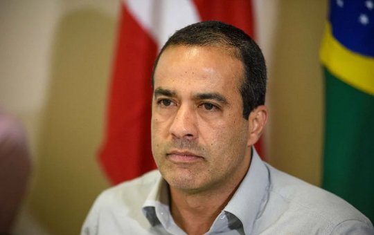 Bruno Reis diz que greve dos garis trouxe “grande prejuízo à cidade” e prevê limpeza total até segunda-feira
