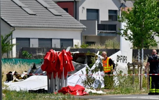 Queda de avião de escola de paraquedismo deixa 11 mortos na França