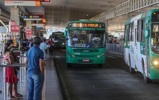 Ônibus terão operação especial em Salvador e suspensão temporária na RMS durante jogo do Brasil