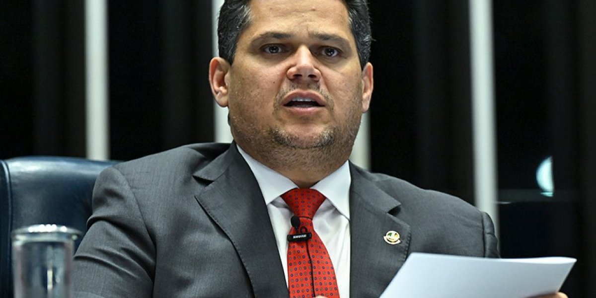 Alcolumbre já define data para votação da PEC do fim da escala 6x1