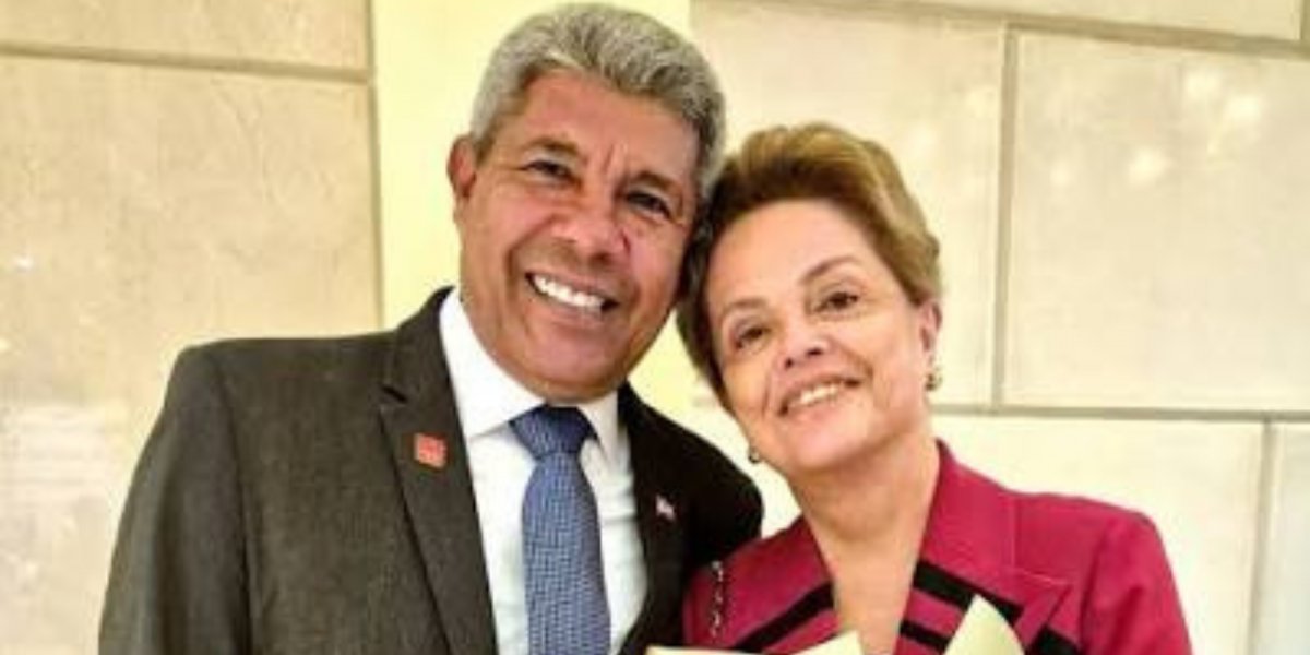 Jerônimo condecora Dilma Rousseff com maior honraria da Bahia