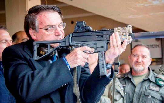 Polícia Civil conclui que Bolsonaro não cometeu crime em caso de arma apreendida com agente do GSI