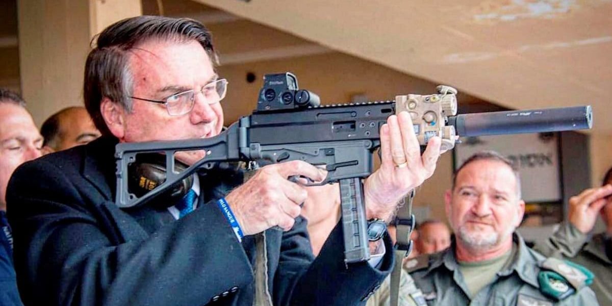 Polícia Civil conclui que Bolsonaro não cometeu crime em caso de arma apreendida com agente do GSI