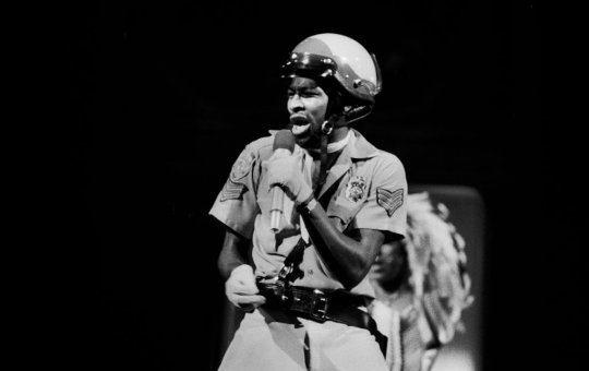 Morre Victor Willis, vocalista e cofundador do Village People, aos 74 anos