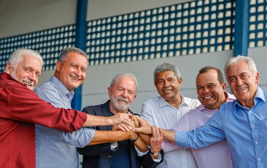 “A gente escolhe os companheiros”: Lula reforça aliança com grupo político da Bahia