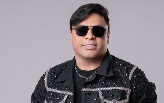 Cantor Neto Araújo, ex-Cavaleiros do Forró e vocalista da Collo de Menina, morre aos 42 anos
