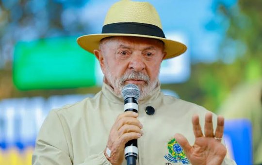 Lula lamenta eliminação do Senegal na Copa e diz: "Eu fico torcendo para o mais fraco"