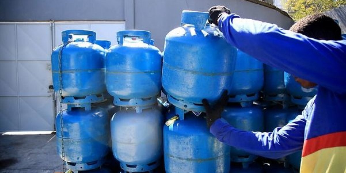 Preço do gás de cozinha cai para consumidores na Bahia