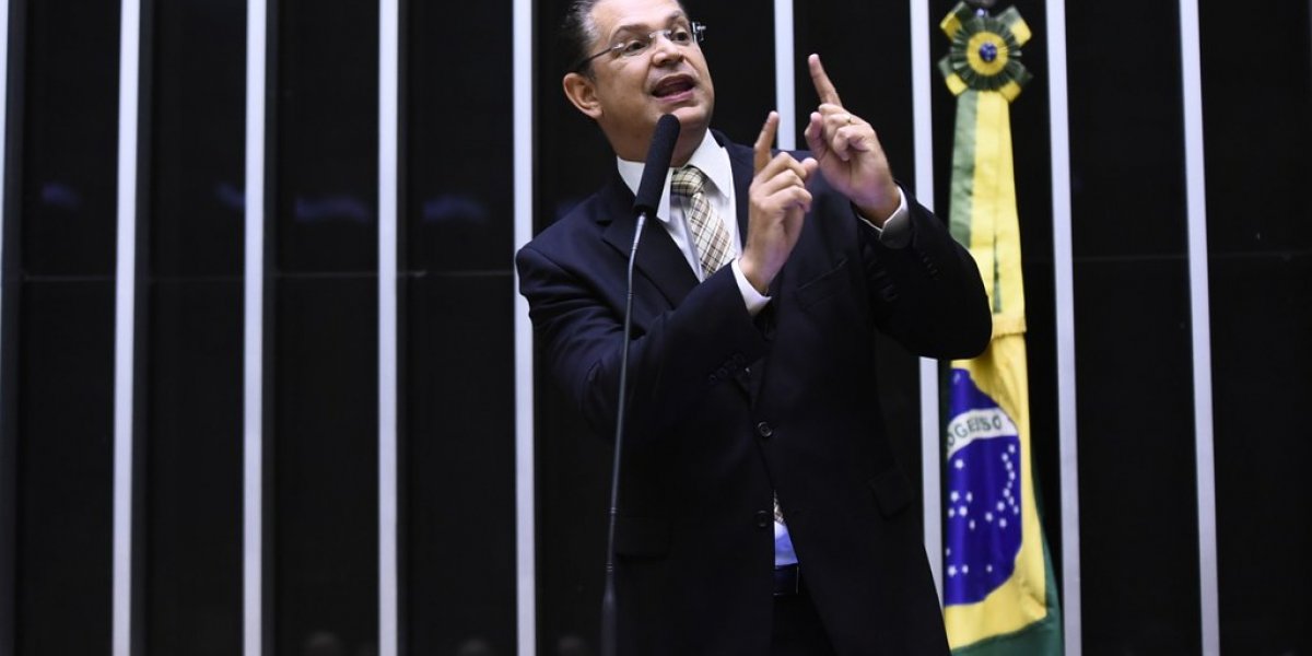 Líder do PL, Sóstenes Cavalcante associa pênalti perdido pelo Brasil ao número 13: 'Praga'