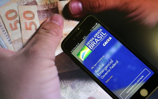 Trabalhadores nascidos em maio podem sacar auxílio emergencial