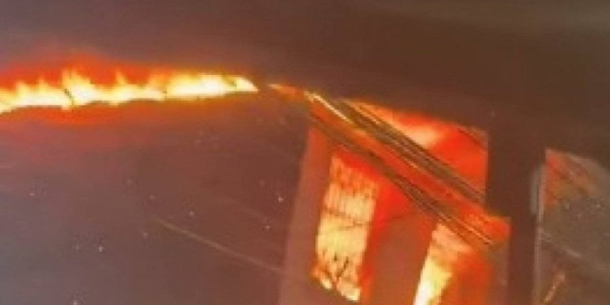 Incêndio atinge imóvel residencial em São Caetano, em Salvador, e mobiliza Bombeiros