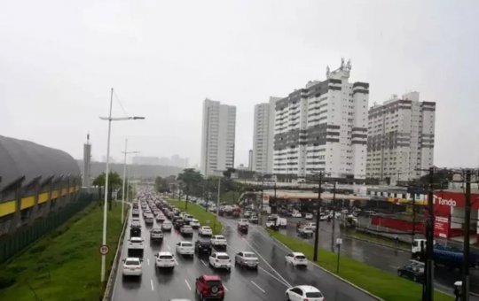 Salvador e mais 24 cidades da Bahia estão sob alerta de chuvas intensas, diz Inmet