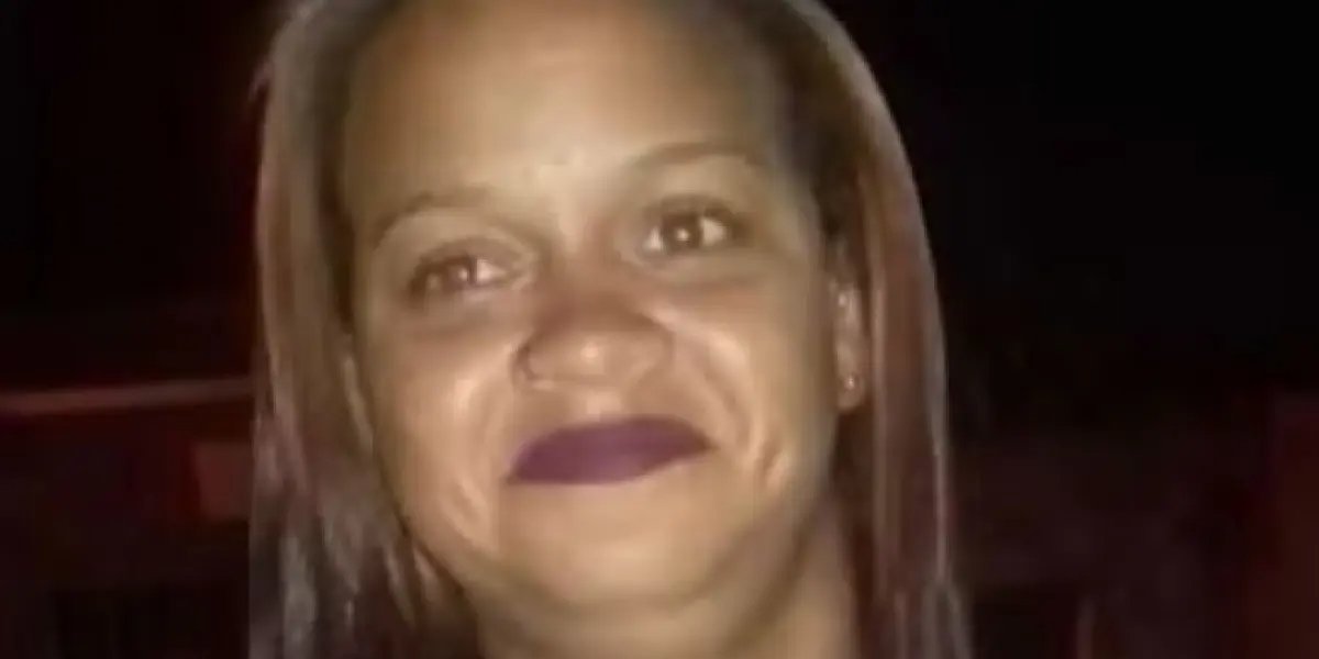 Mulher morre após sofrer choque elétrico ao tocar em tomada com o corpo molhado na Bahia