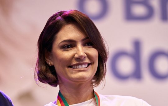Michelle Bolsonaro é apontada como a mulher mais poderosa do Brasil 