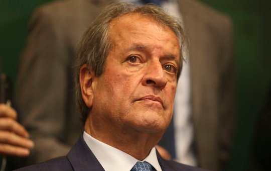 Flávio Dino determina bloqueio de R$ 119 milhões de Valdemar Costa Neto e paralisa emendas