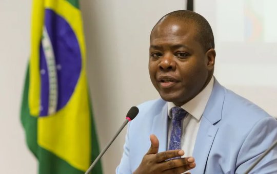 Denunciado por importunação sexual, Silvio Almeida segue sem ser localizado pela Justiça