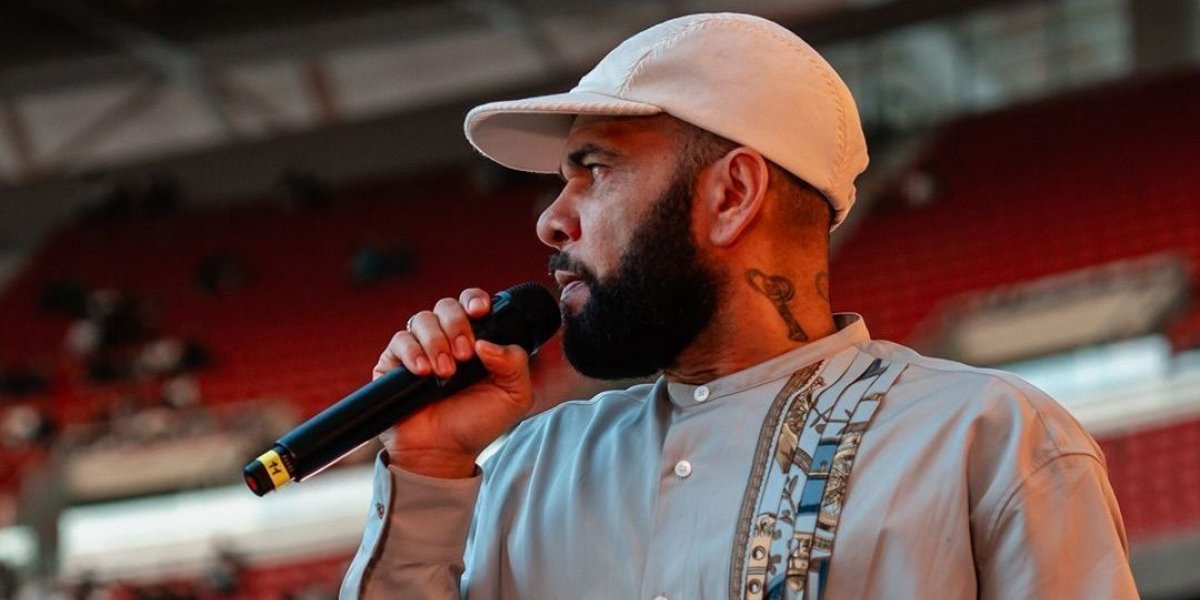Daniel Alves afirma que viveu período mais feliz na prisão: "Eu tinha meu Pai comigo"